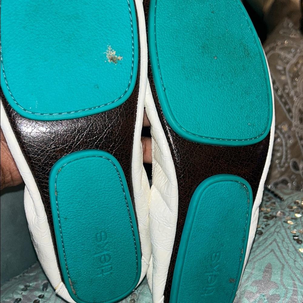 Tieks White Leather Ballet Flats with Teal Accent - Picture 5 of 7